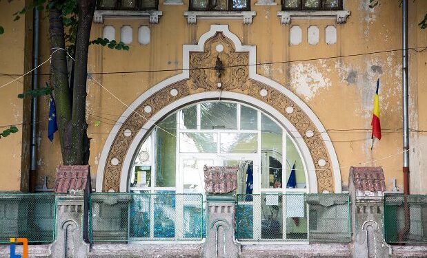 Doi consilieri s-au opus schimbări destinației fostei Școli C. Sandu Aldea