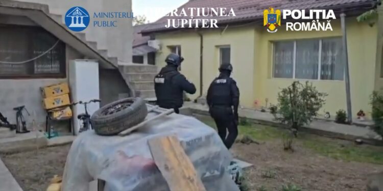 Mandate de percheziție domiciliară puse în aplicare de polițiștii Serviciului de Investigare a Criminalității Economice Galați, în cadrul operațiunii Jupiter