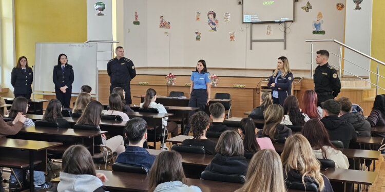 Viitori polițiști de penitenciare: Campanie de recrutare în liceele brăilene