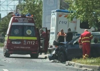 Accident cu două persoane rănite pe Calea Călărașilor, la intersecția cu strada Castanului