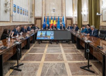 Aproximativ 5.300 de proiecte finanțate din PNRR, derulate de autoritățile locale, analizate în videoconferința premierului Ilie Bolojan cu prefecții