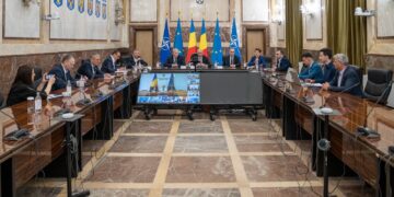 Aproximativ 5.300 de proiecte finanțate din PNRR, derulate de autoritățile locale, analizate în videoconferința premierului Ilie Bolojan cu prefecții