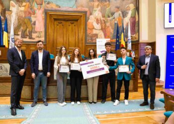 Cinci elevi de la Colegiul Național „Nicolae Iorga” din Brăila au câștigat marele premiu la concursul de idei de afaceri organizat în Caravana de Educație Financiară
