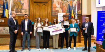 Cinci elevi de la Colegiul Național „Nicolae Iorga” din Brăila au câștigat marele premiu la concursul de idei de afaceri organizat în Caravana de Educație Financiară