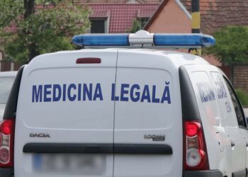Poliţist găsit împuşcat în cap, în maşina de serviciu, în zona Pădurii Gârboavele
