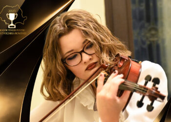 Maria Dura, tânăra care a ajuns pe scena Filarmonicii „Lyra - George Cavadia"