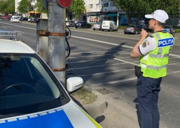 Polițiștii au aplicat duminică după amiază 53 de sancțiuni pentru depășirea regimului legal de viteză