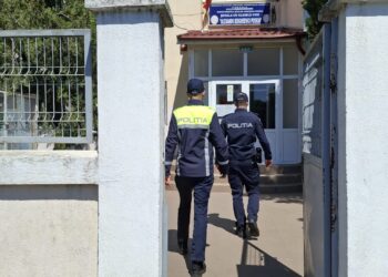 Acțiuni ale polițiștilor pentru siguranța școlară