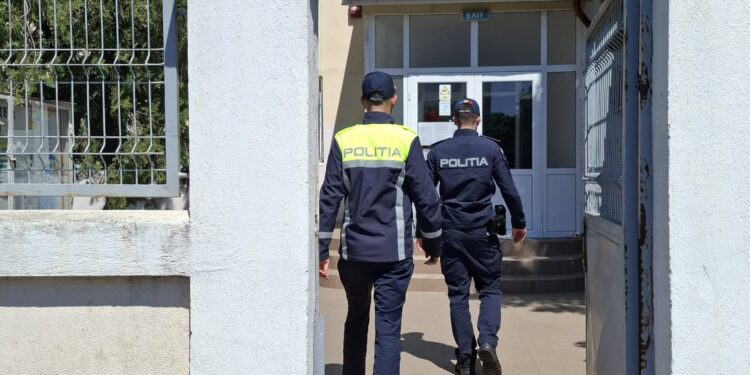 Acțiuni ale polițiștilor pentru siguranța școlară