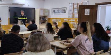 Polițiștii alături de părinți, pentru siguranța copiilor