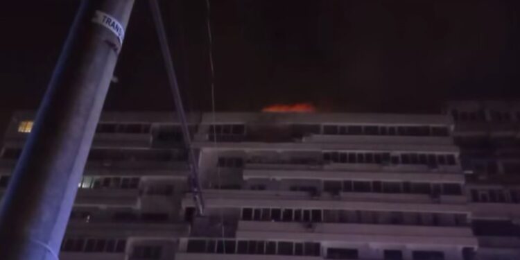 O dronă rusească a căzut azi noapte pe un bloc de pe strada Brăilei din municipiul Galați