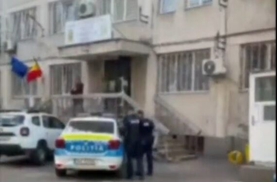 Două mandate de executare a unor pedepse cu închisoarea puse în aplicare de polițiști