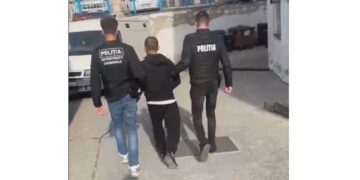 Arest la domiciliu pentru violențe și furt calificat