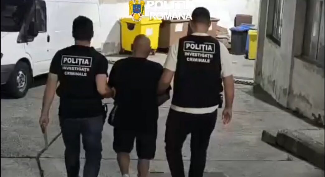 Arestat preventiv pentru săvârșirea infracțiunilor de distrugere și tulburarea ordinii și liniștii publice