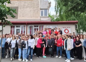 Membri ai SANITAS Brăila protestează împotriva proiectul noii legi a salarizării
