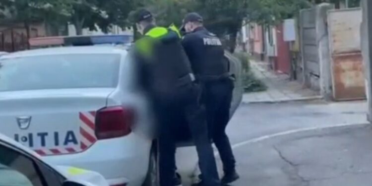 Reținut de polițiști și apoi arestat preventiv sub acuzația de vătămare corporală