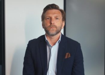 Apel la acțiune urgentă: 5 măsuri esențiale pentru monitorizarea și penalizarea înșelăciunilor cu „pastile minune”