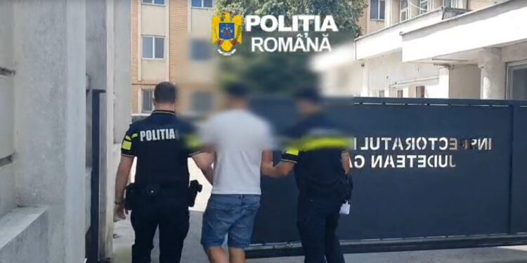 Tânăr reținut după ce ar fi furat mașina unui client de la o spălătorie auto și ar fi condus-o fără permis