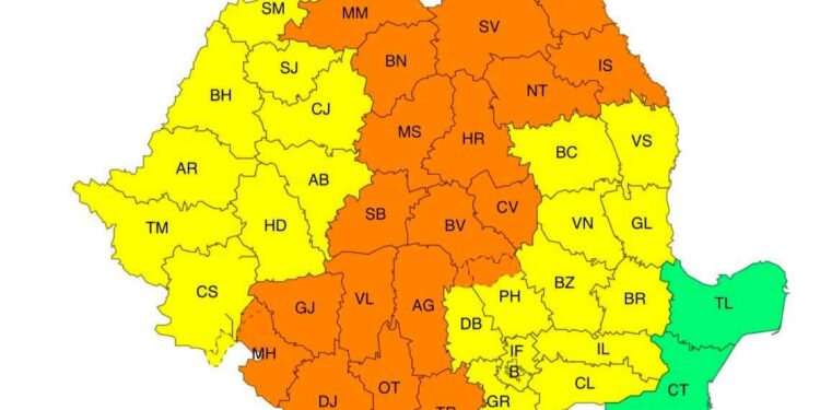 Caniculă extremă și furtuni violente lovesc țara la final de săptămână