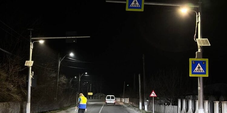 Iluminat fotovoltaic pentru 128 de treceri de pietoni de pe drumurile județene din Brăila
