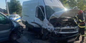 Accident cu trei persoane rănite pe DN21, în localitatea Lanurile