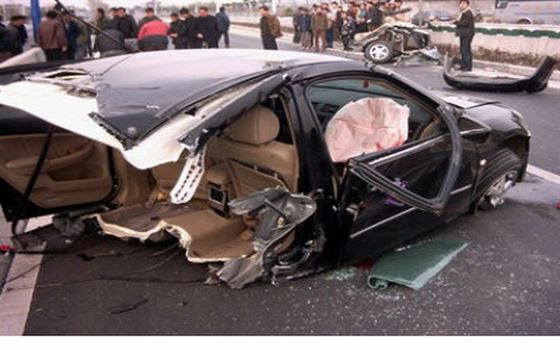 Accident mortal pe DE 584. Lipsa vestei reflectorizante a dus la pierderea unei vieti omenesti