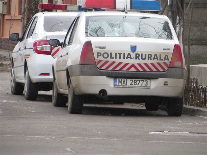 Aproape de comă alcoolică și fără permis, depistat de politiști conducând un autoturism pe raza localitații Gropeni