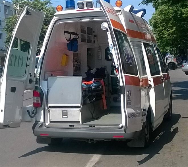 Batrana accidentata pe Calea Calarasilor in timp ce traversa prin loc nepermis