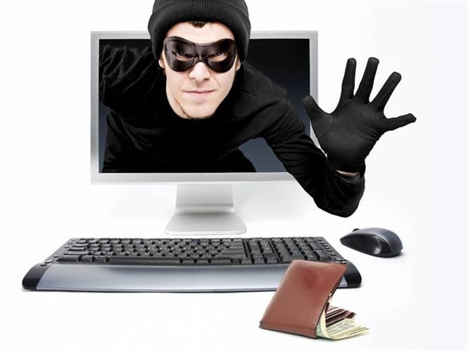 Braileni condamnati pentru fraude informatice
