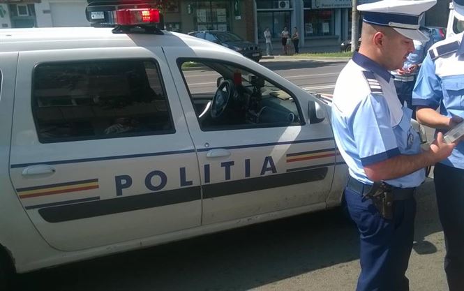 Carambol cu trei soferite implicate pe strada 1 Decembrie