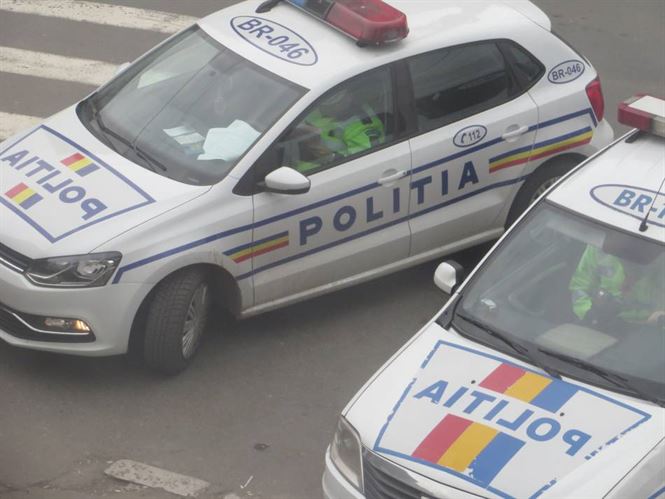 Cinci permise suspendate si peste 100 de contraventii constatate de politistii de la rutiera
