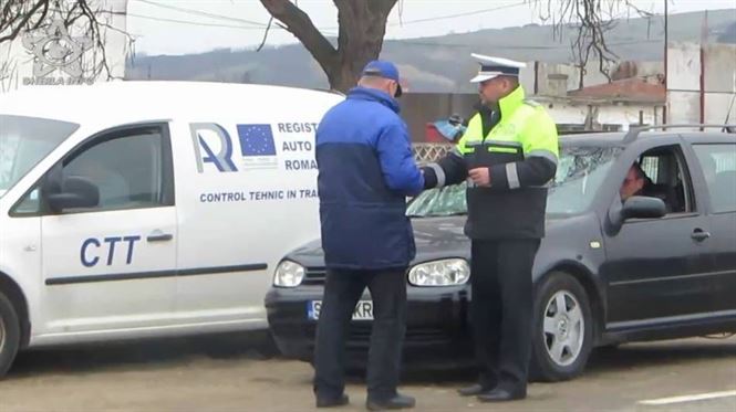 Certificate de inmatriculare retrase in urma controalelor politistilor si reprezentantilor RAR