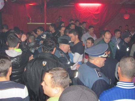 Controale in cafe-baruri si discoteci