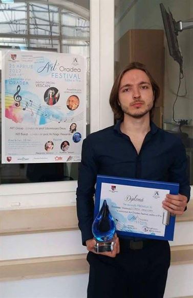 Cristian Piron a obţinut Premiul III la Concursul Naţional de Muzică Uşoară „Art Oradea Festival”
