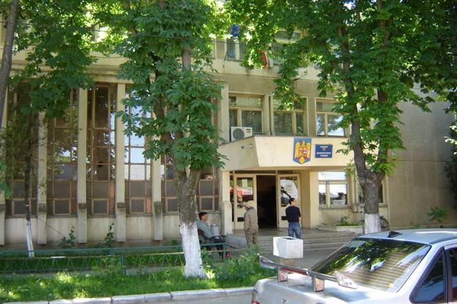 Cum isi negocia spaga fosta sefa a Judecatoriei Faurei