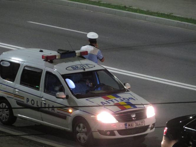 Depistat de politisti in timp ce conducea autoturismul avand permisul suspendat