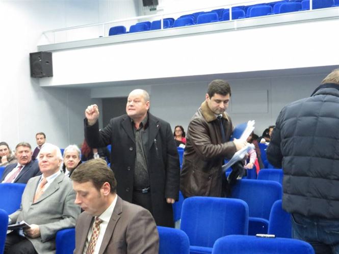 Consilierii judeteni ai PNL au parasit sedinta