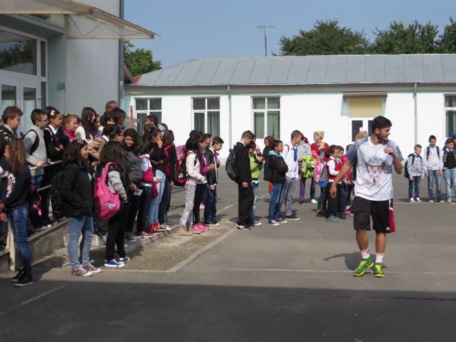 Zi libera pentru profesori si elevi