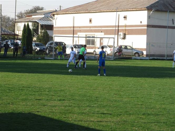 Sportul Chiscani invinsa cu 8-0 pe teren propriu de Unirea Slobozia