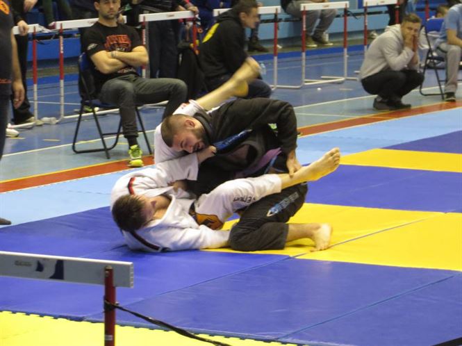 Intreceri spectaculoase de Brazilian Jiu Jitsu cu gi la Braila