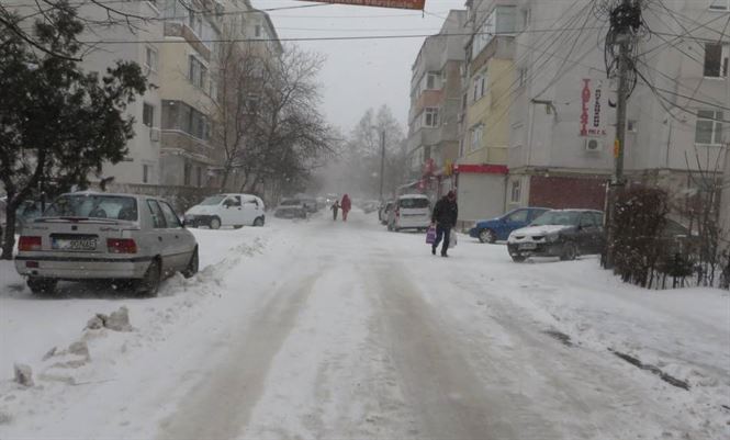 Informarea meteo de ger si intensificari ale vantului prelungita pana joi la ora 12