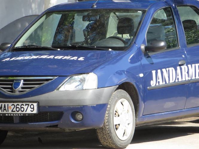 Jandarmii l-au calmat pe concubinul gelos