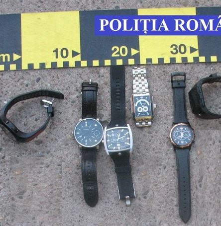 Minor cercetat pentru furtul mai multor ceasuri