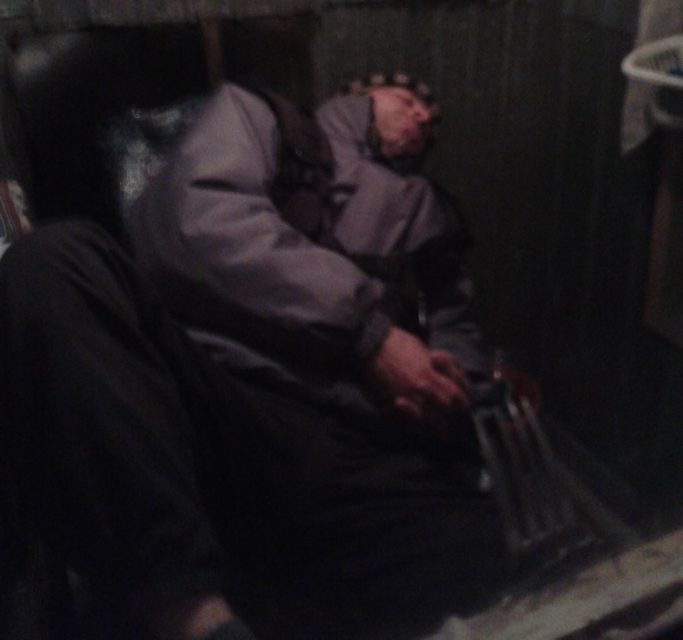 Prinsi dormind in post