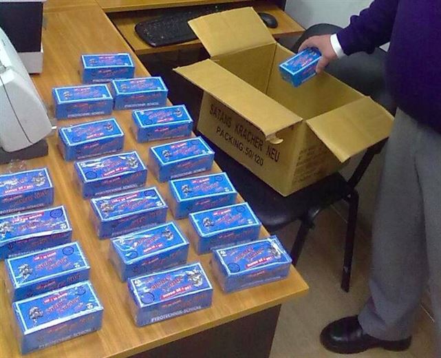 Politistii au confiscat 400 de petarde de la un minor de 15 ani