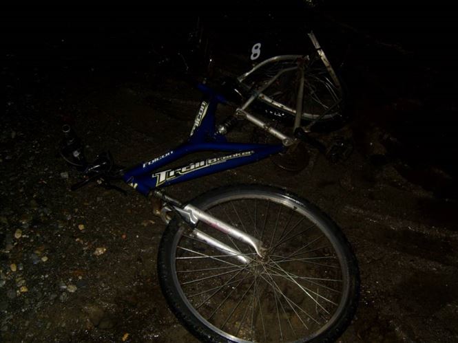 A lovit un biciclist cu masina si de frica a fugit