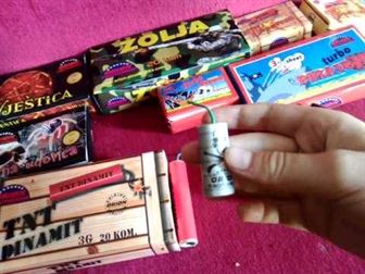 Patru tineri braileni s-au ales cu dosare penale pentru utilizarea petardelor