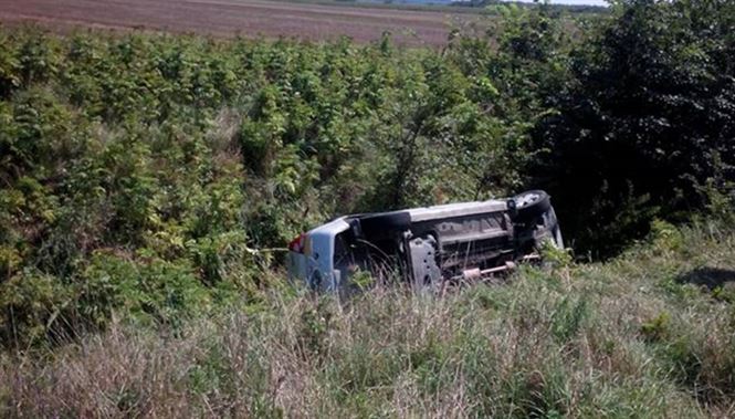 S-a rasturnat cu masina in care mai erau 4 pasageri