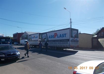 Soferi de ansambe de auvehicule agabaritice sanctionati de politistii locali