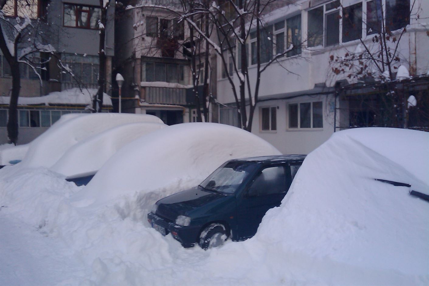 Ce firme fac deszapezirea pe strada ta. Vezi aici